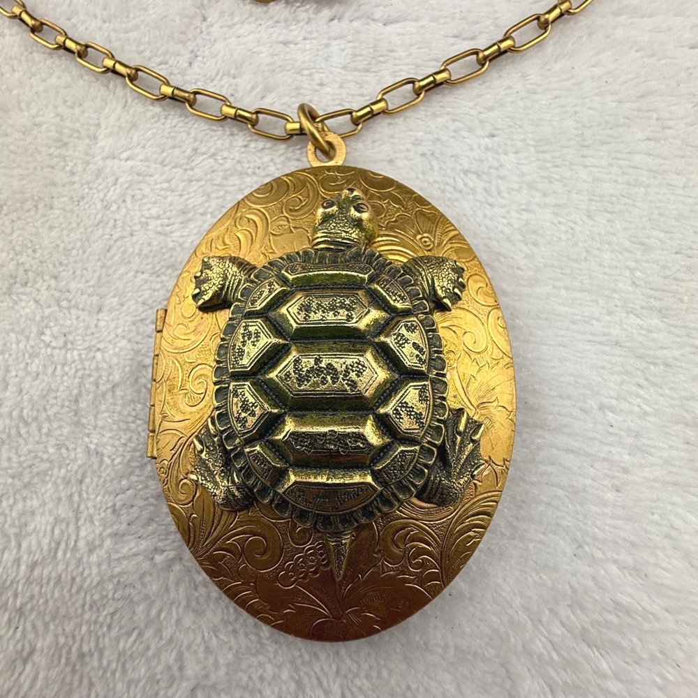 Lenora Dame Turtle‎ Locket Necklace Gold Tone Animal Floral 34"